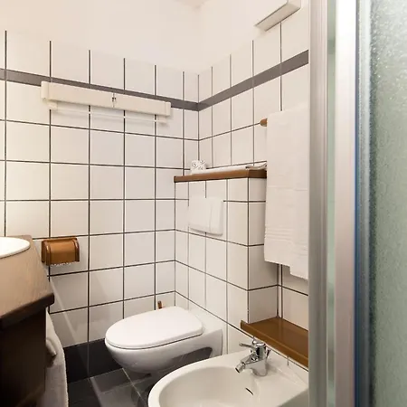 鲁特雷夫公寓 4*