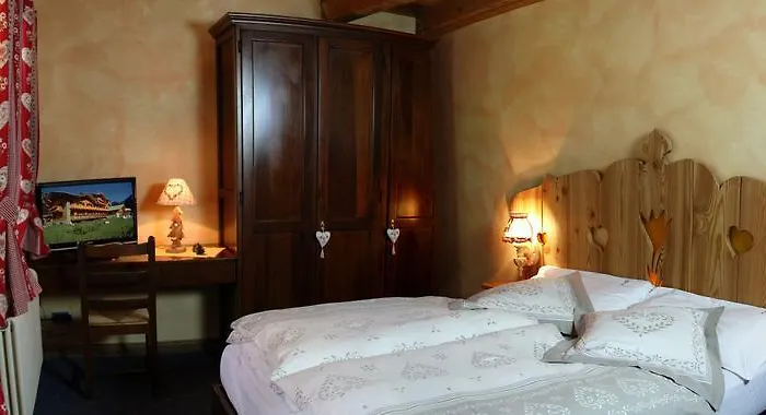 Aparthotel Ruetoreif Gressoney-Saint-Jean